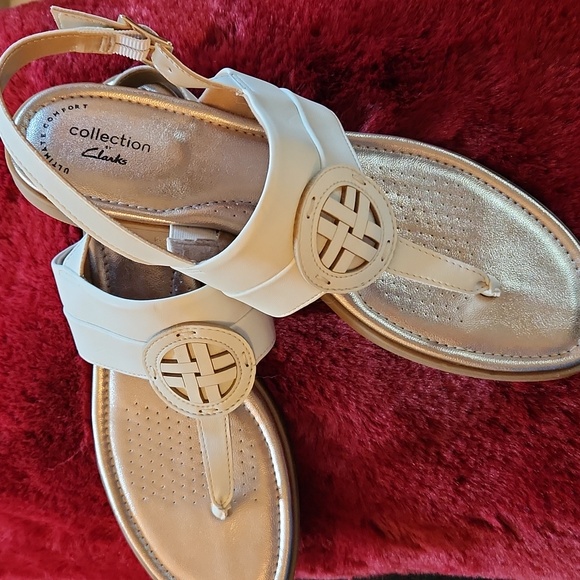 Clarks Women's White Sandals - Picture 1 of 5